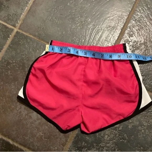 Nike Girls' Grey Logo Tee & Pink Athletic Shorts Set Size 5/6 - Picture 6 of 12